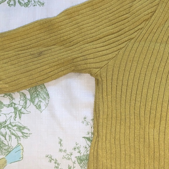 GREEN LETTUCE HEM TURTLENECK - Picture 4 of 6